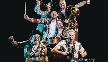 Erfolgreicher als DJ BoBo, Loredana und Sophie Hunger – was ist das Geheimnis der Fäaschtbänkler? Erfolgreicher als DJ BoBo, Loredana und Sophie Hunger – was ist das Geheimnis der Fäaschtbänkler?