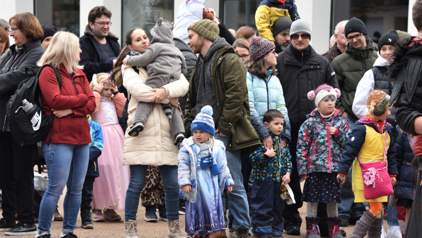 Spass für Gross und Klein bei der «Fasnacht am Markt»