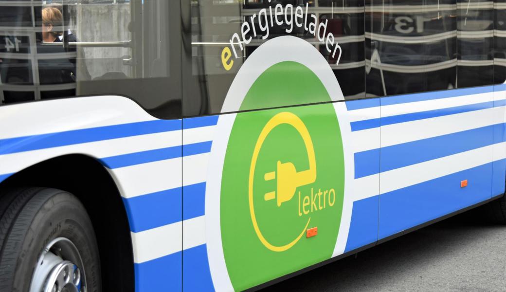 Der E-Bus von RTB mag energiegeladen sein - er kanalisiert diese Energie bei grosser Hitze aber nicht zum Vorteil der Fahrgäste.