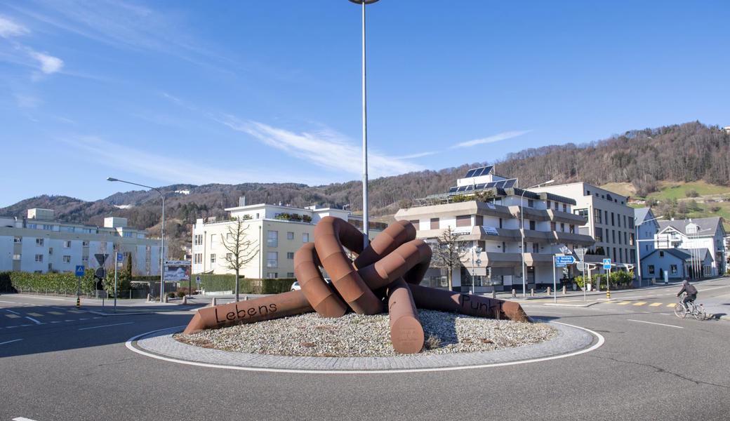 Der Auer Kreisel lockte einen Reporter aus Zürich an.