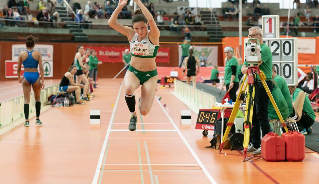  Alina Tobler verpasst im Dreisprung knapp die Bronzemedaille.