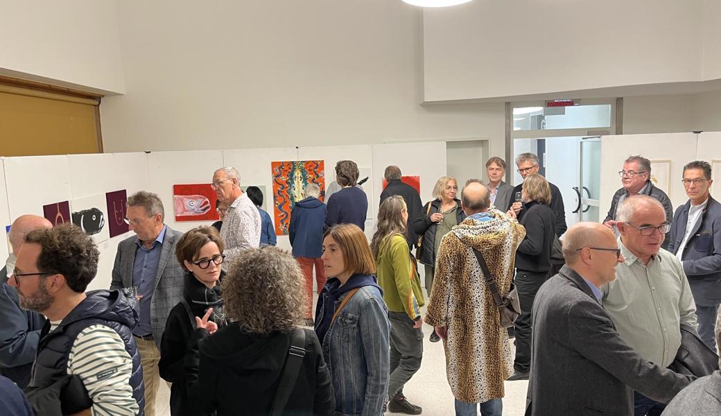 Die Vernissage vom Freitagabend war sehr gut besucht.