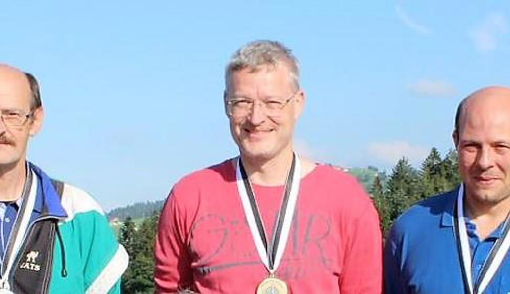 Andreas Graf (Mitte) wurde kantonaler Cupsieger.