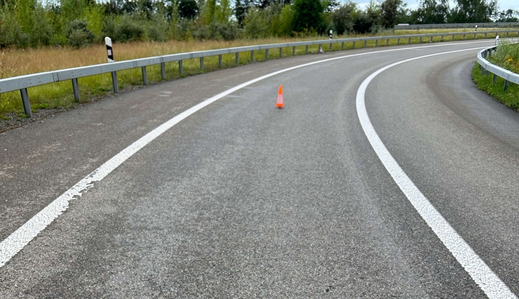 16- jähriger Motorradfahrer stürzt bei Einfahrt auf die Autobahn A1