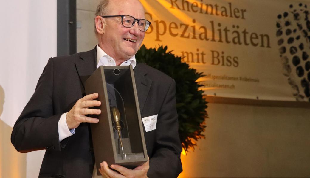 Eugen Voit wurde für seinen grossen Einsatz für die Rheintaler Wirtschaft und für den AGV der diesjährige «Goldene Schraubenzieher» verliehen.
