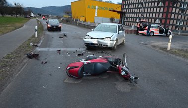 Autofahrer übersieht beim Abbiegen einen Motorradfahrer