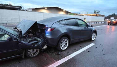 Langer Stau im Morgenverkehr: Zwei Unfälle auf der A1 blockieren die Autobahn während zwei Stunden