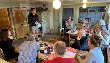 Politapéro in der alten Wirtsstube des Dorfmuseums