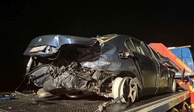 Mann lässt Auto nach Unfall auf A13 stehen - ein weiterer Unfall ist die Folge