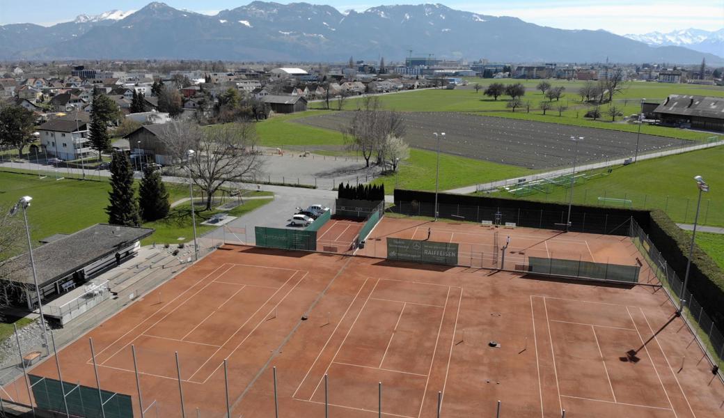 Die Tennisanlage in Au ist öffentlich reservierbar – dies hilft dem Verein, Mitglieder zu finden.