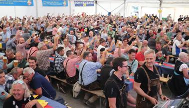 1300 Mitglieder des Sonnenbräu-Fanclubs feiern
