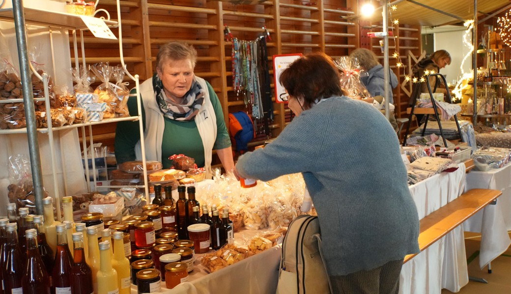 Weihnachtsmarkt-Angebot mit viel Liebe hergestellt