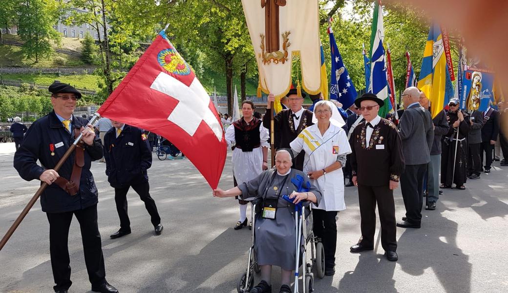 Rosmarie Lüchinger (2. von rechts) während einer Prozession. 