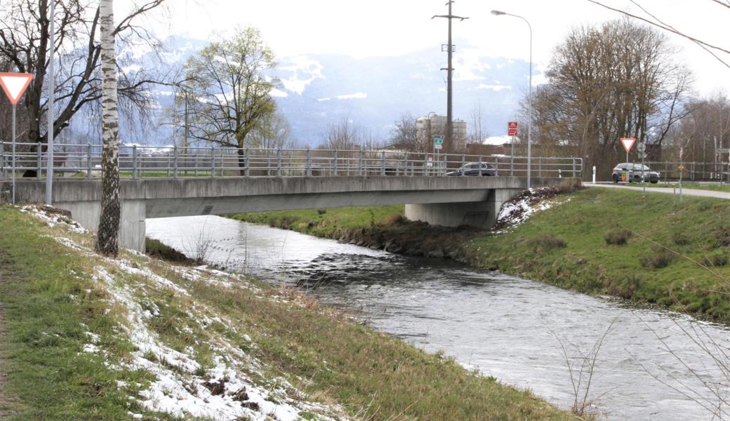 An der Binnenkanalbrücke der Altstätterstrasse wird die selbe Radarwarnanlage installiert, die bereits die Rietaach überwacht.