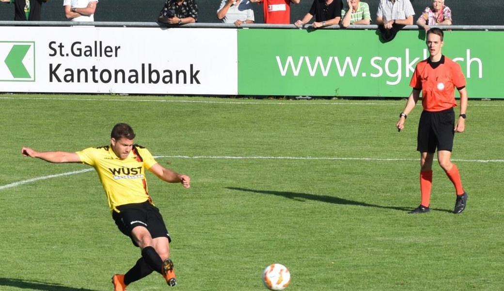 Christian Balmers letzter Ballkontakt auf der Gesa: Ein verwandelter Penalty zum 3:1 gegen Rorschach.