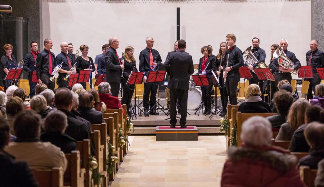 Das Blasorchester Heiden begeisterte das Publikum in der voll besetzten Kirche.