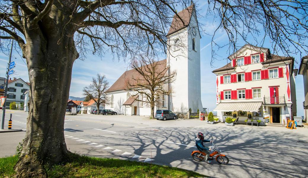 Die Kirche im Zentrum von Wolfhalden.