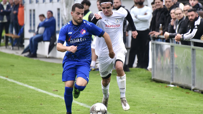 Der FC Staad (mit Aleksa Milivojevic, rechts) möchte Leader Wittenbach in der Rückrunde nochmals in Bedrängnis bringen. In der Hinrunde gab es im Direktduell auswärts eine empfindliche 1:4-Pleite.