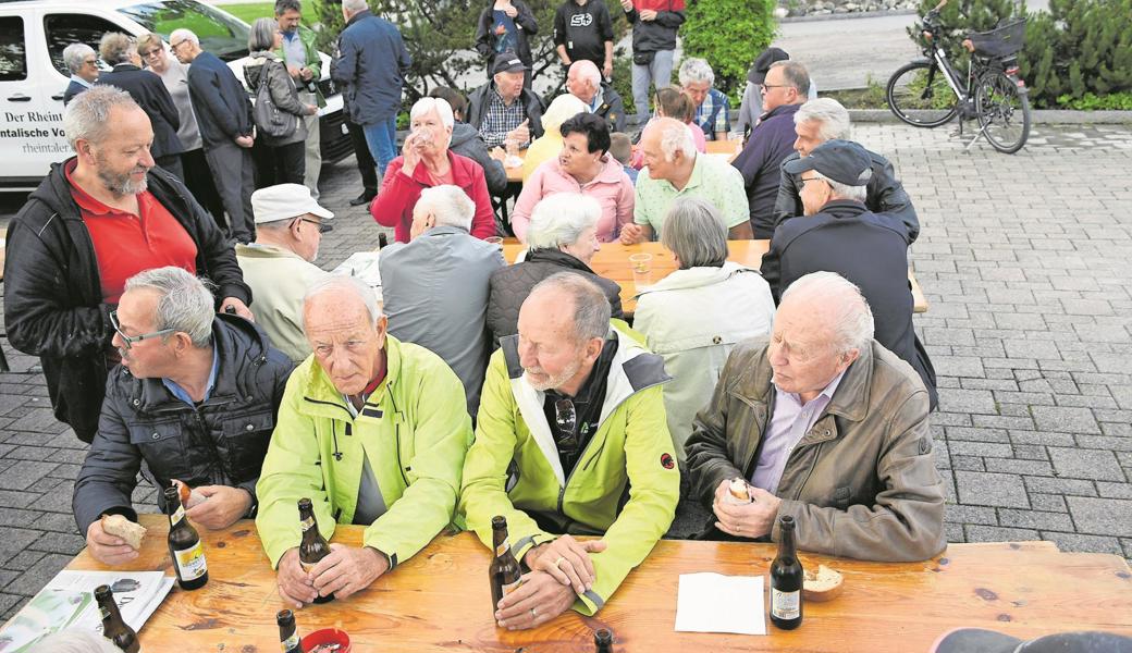 Ein einziges, alles bewegendes Thema hatten die Gäste der Redaktionsbeiz nicht, sogar von den jüngst angeschwollenen Bächen und Flüssen war nicht die Rede. 