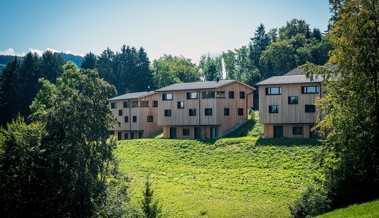 Drei Einfamilienhäuser sind zu hoch gebaut worden. Deshalb darf niemand einziehen