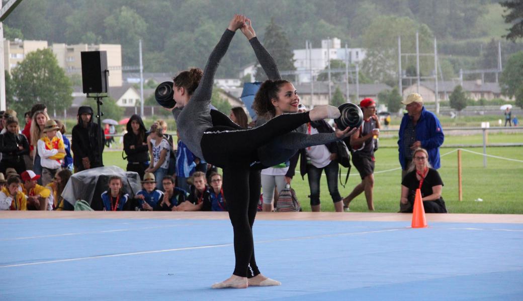 Mirjam (l.) und Petra Lehner wurden in der Gymnastik zu zweit undankbare Vierte.