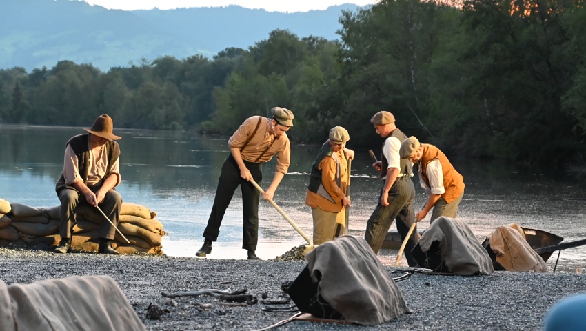 Theater im Kies bringt die Geschichte des Rheindurchstichs eindrucksvoll auf die Bühne