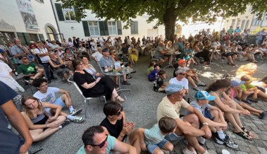 Das Städtli ist voller Gauklerinnen und Gaukler sowie einem verzauberten Publikum