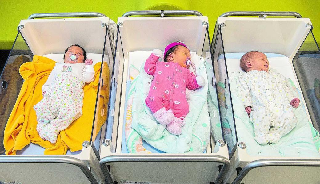 Neugeborene Babys im Kantonsspital St. Gallen.