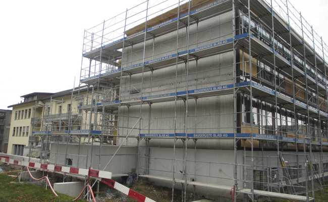 Aufrichte: Erweiterungsbau des  Pflegewohnheims auf gutem Weg