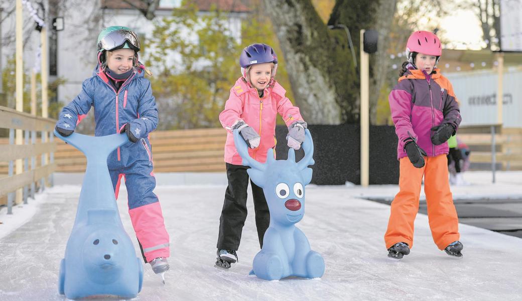 Am Mittwochnachmittag gehört das Eisfeld in Heiden den Kindern.