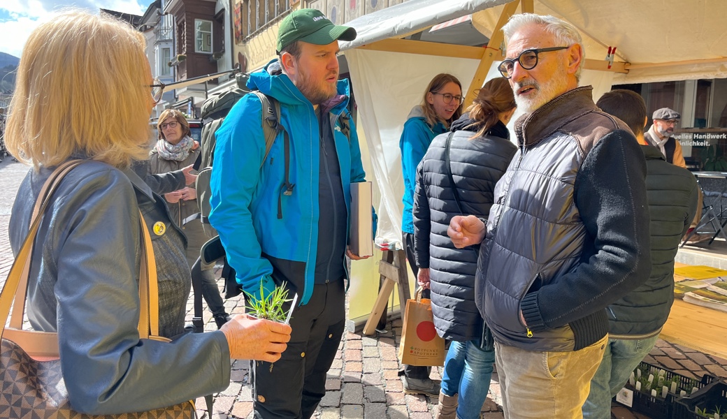 Die Besuchenden hatten viele Fragen rund um die Natur im eigenen Garten oder auf dem Balkon.