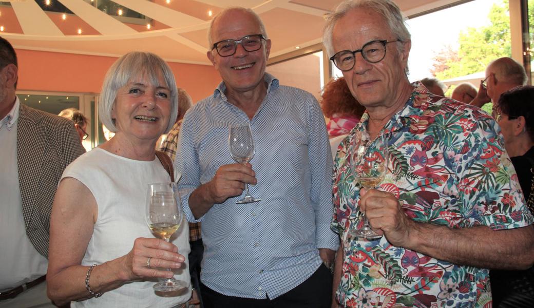 Hildegard Jutz, ehemalige "Rheintaler"-Redaktorin und pensionierte Kommunikationschefin des Kantons, mit Markus (Mitte) und Eugen Rohner.