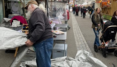 Martinimarkt in Rheineck: Sturm kündigt sich an, erste packen zusammen