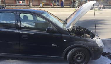 Auto brannte am Bahnhof