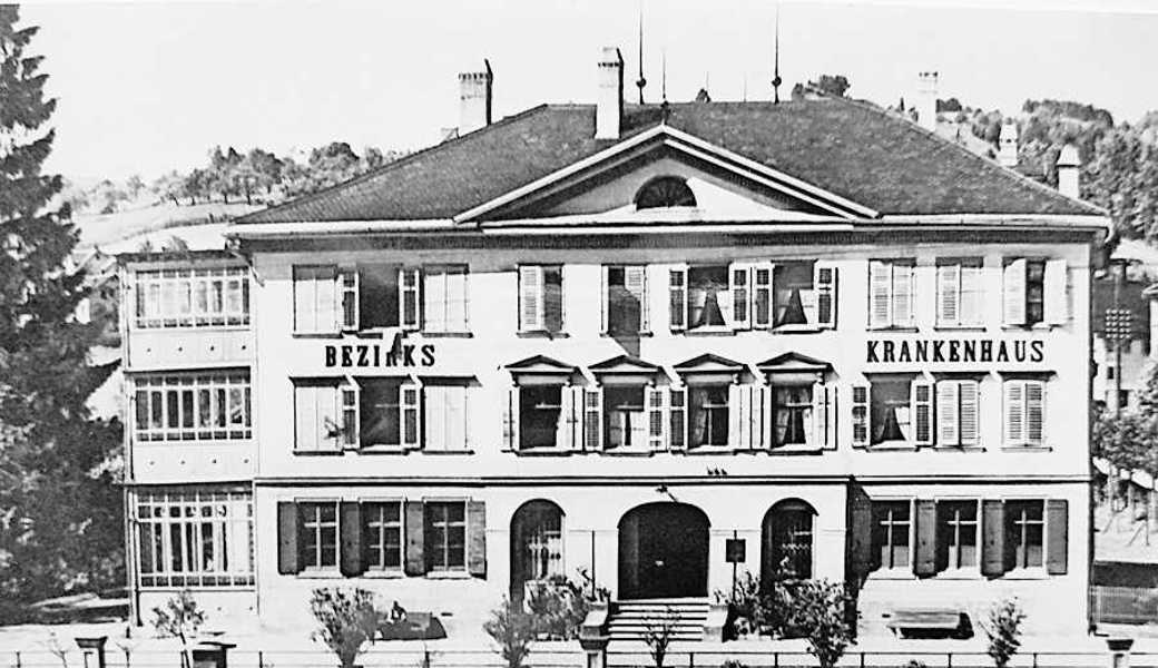 Das Bezirkskrankenhaus wurde 1874 in Betrieb genommen.