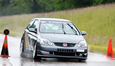 Davide Zürcher aus Thal gewinnt den Automobilslalom in Bure