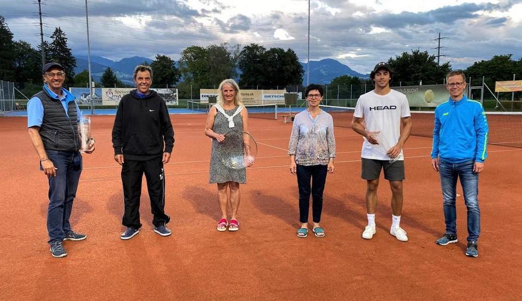 Die sechs Finalisten der TC-Oberriet-Clubmeisterschaft: Gewonnen haben die gleichen drei wie schon 2019.