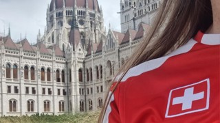 Nadine Findlay-Rechsteiner fiebert in Budapest mit.