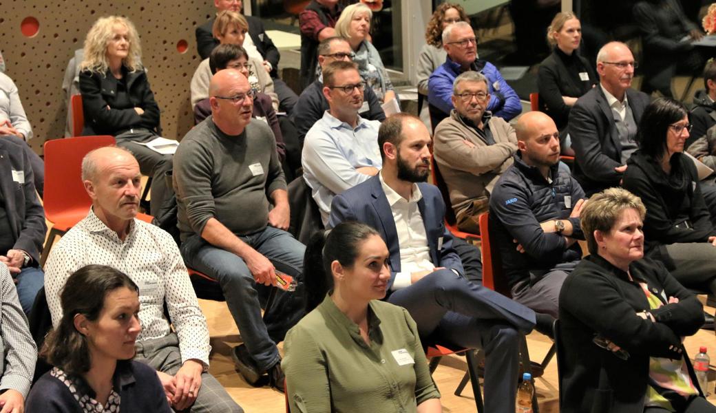 Delegierte und Gäste des Vereins St. Galler Rheintal trafen sich am Mittwochabend im Optikhus der Leica in Heerbrugg. 