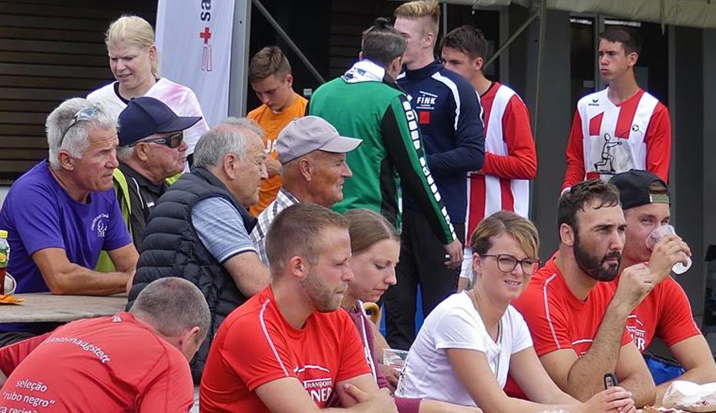 Die Besucher sahen grossartige Abwehraktionen und lange Ballwechsel.