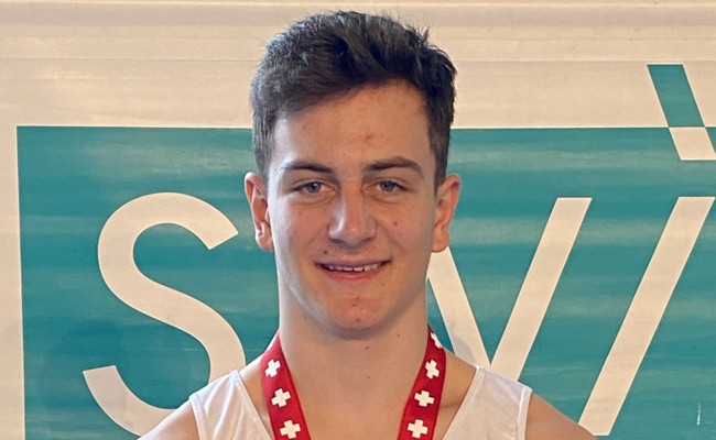 Fabio Heule vom Turnverein Widnau gewinnt die Silbermedaille mit dem Getu-Team St. Gallen