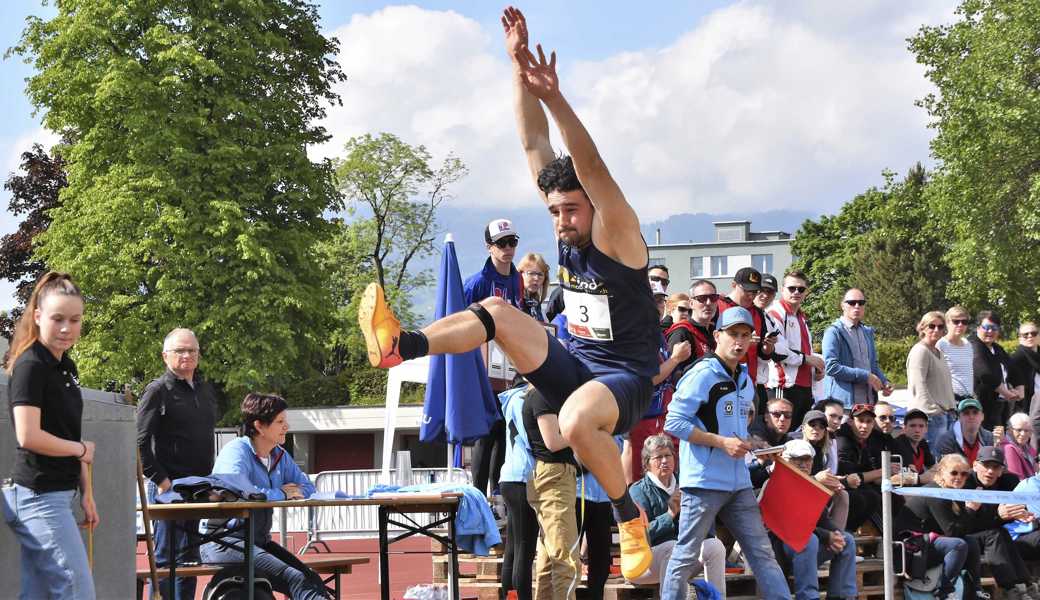 Sandro Graf vom KTV Altstätten siegte mit 6,69 Metern in einem spannenden Weitsprungwettkampf knapp vor dem Balgacher Ramon Frei (6,63) und Titelverteidiger Gianluca Hidber vom KTV Altstätten. 