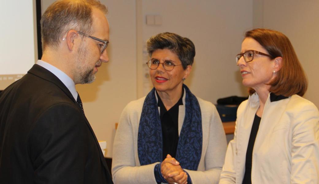 Sascha Bundi, Leiter Mobilität und Planung im St.Galler Baudepartement, mit Sarah Peter Vogt und der FDP-Ständeratskandidatin Susanne Vincenz-Stauffacher.