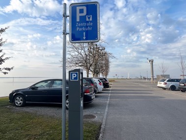 Parkuhr auf der Hafenmole in Staad ist in Betrieb