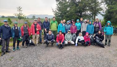 Gemeinsam gegen Neophyten: Turnverein packt mit an