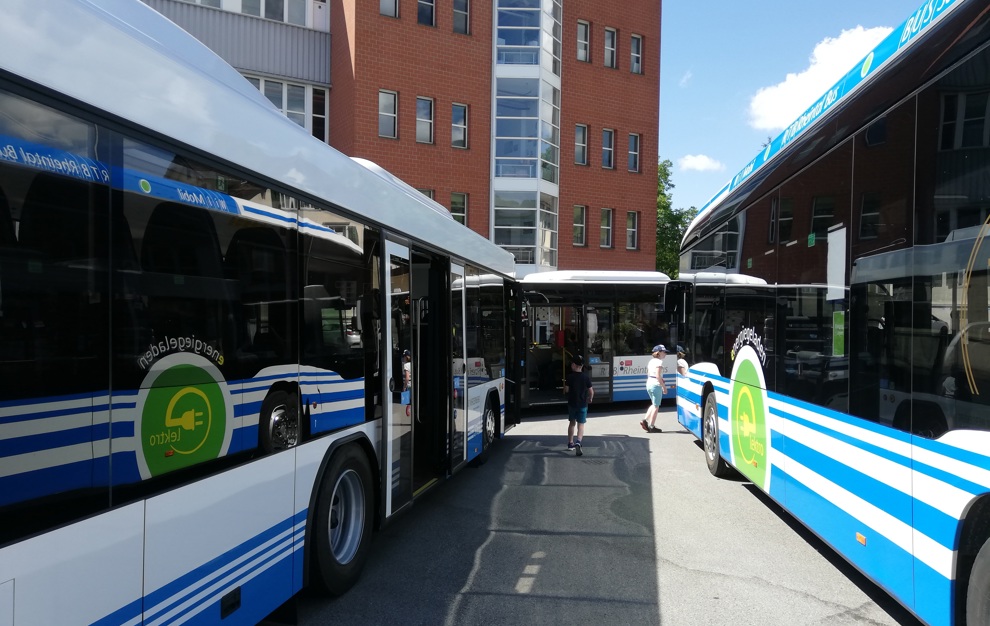 Bus 10