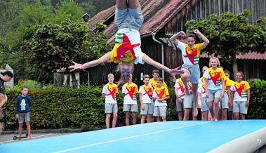 Neun Auftritte im ganzen Dorf