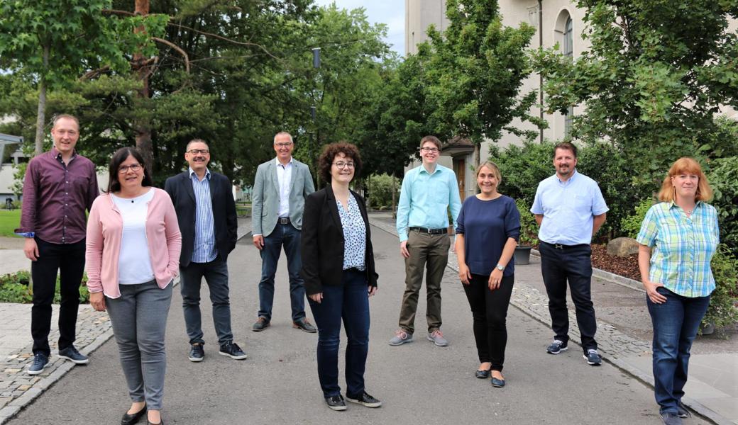 Die Kandidierenden der FDP (von links): Christian Stricker, Judith Pizzingrilli, Markus Bernet, Olaf Tiegel, Jennifer Eichmann, Reto Zindel, Franziska Villommet, Ivo Eggenberger und Janine Dietsche.