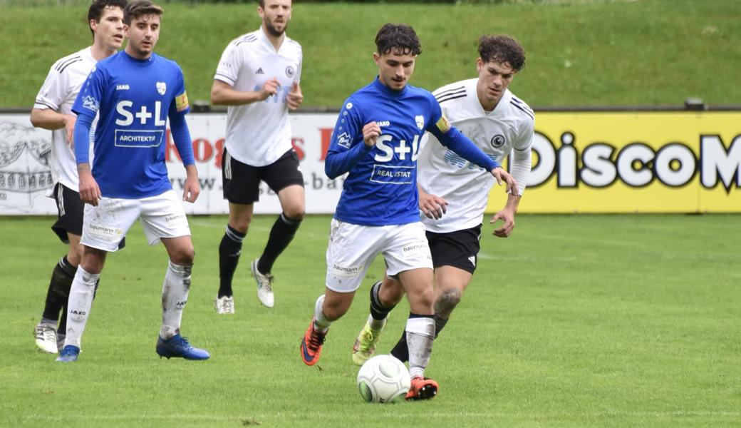 Widnau (am Ball: Verteidiger Noah Massari) gewann am letzten Wochenende gegen die SV Schaffhausen mit 4:2.