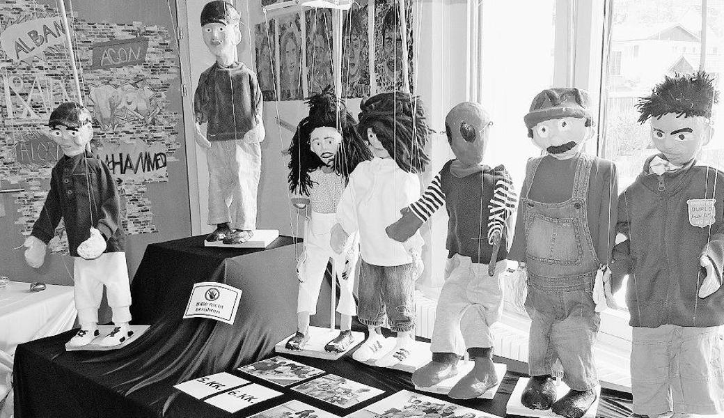 Die Marionetten wurden von Schülern der Kleinklasse angefertigt. 